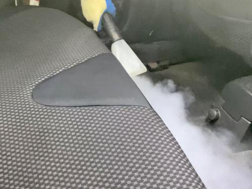химчистка пола в автомобиле